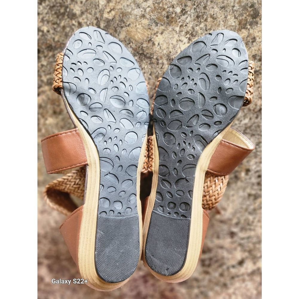 🛍NWOT SANDLES, FLATS - Picture 8 of 8